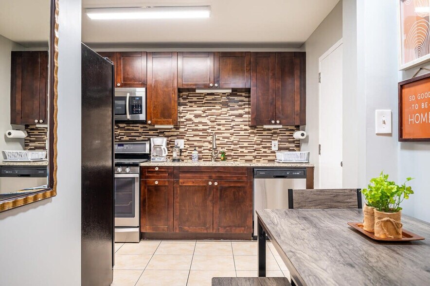 Building Photo - 215 Piedmont Ave NE