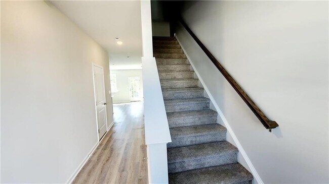 Building Photo - 1132 Martin Rd