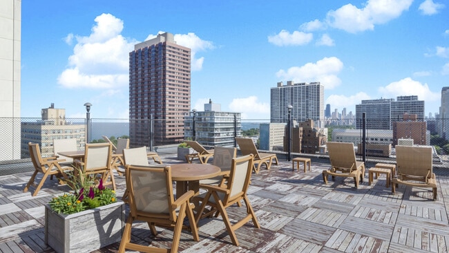 Building Photo - 360 W Wellington Ave