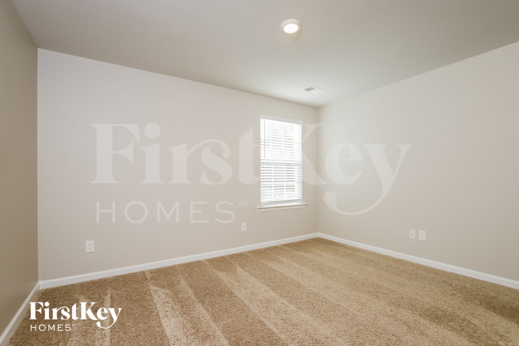 Building Photo - 2043 Longshadow St