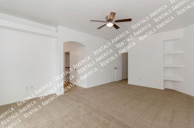 Building Photo - 10427 E Rita Ranch Crossing Cir