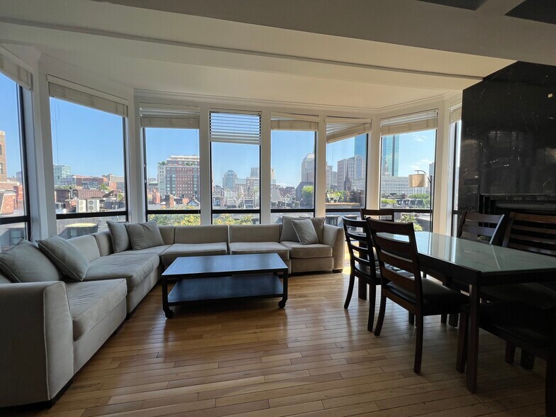 Building Photo - 117 Beacon St