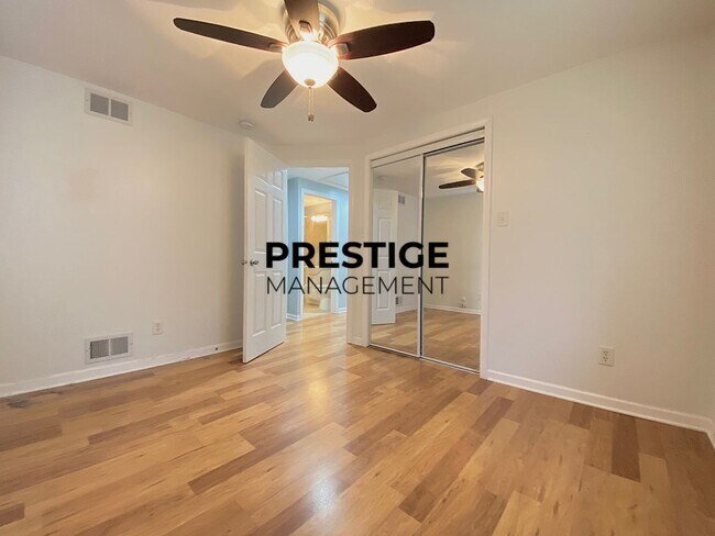 Building Photo - 2 Bedroom Home In Dyer