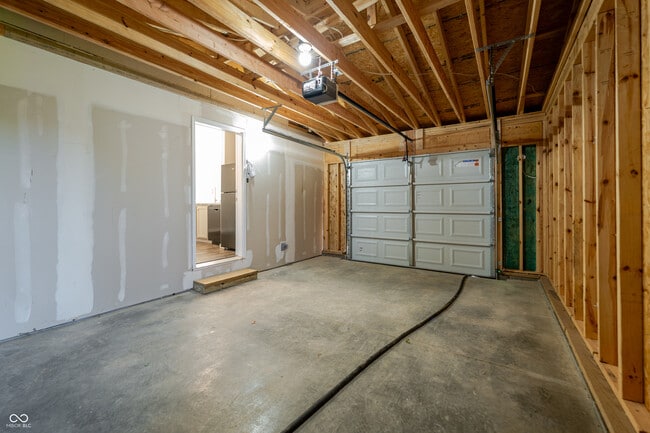 Building Photo - 340 S Walnut St