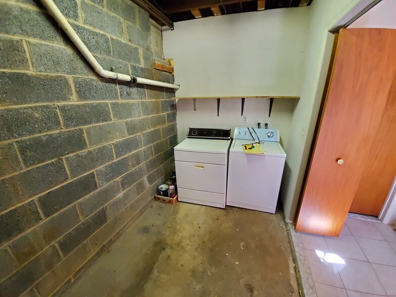 Washer/Dryer with Large Storage Area - 216 Glen Ave