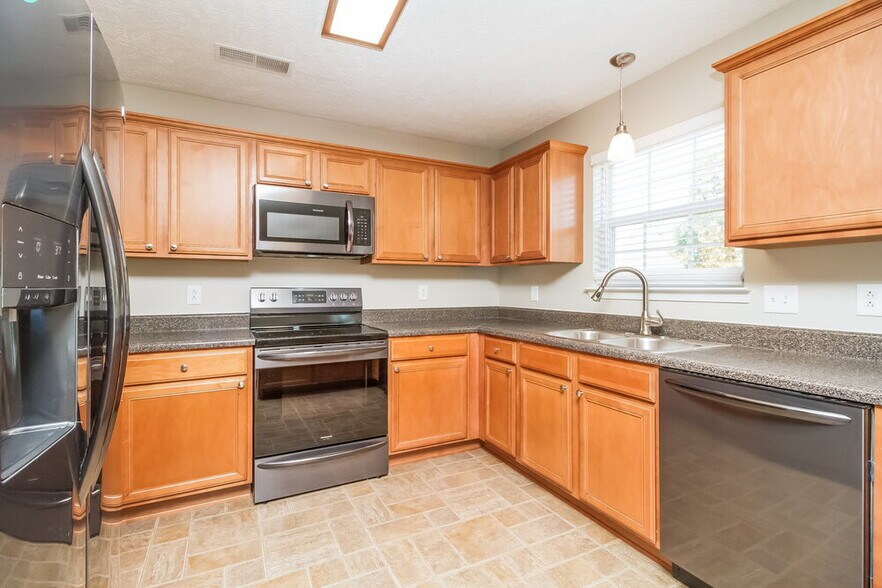 Building Photo - 3334 Perlino Dr