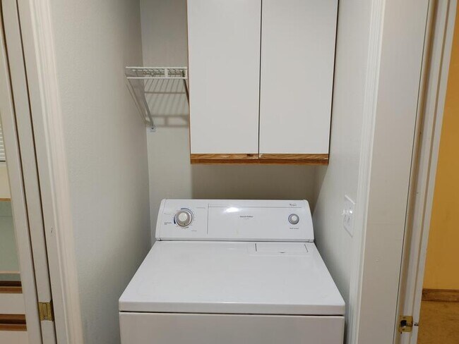 Building Photo - 548 NE Negus Lp