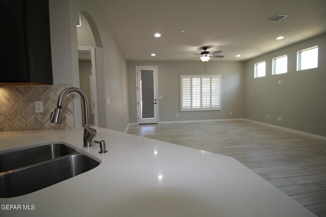 Building Photo - 509 Cedarwood Ave