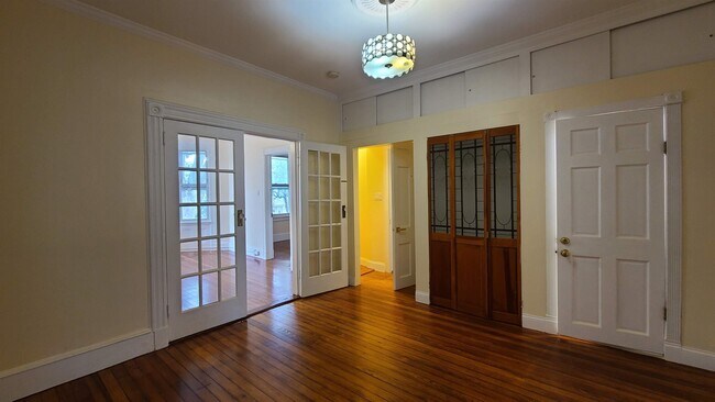 Building Photo - 476 GREGORY Ave