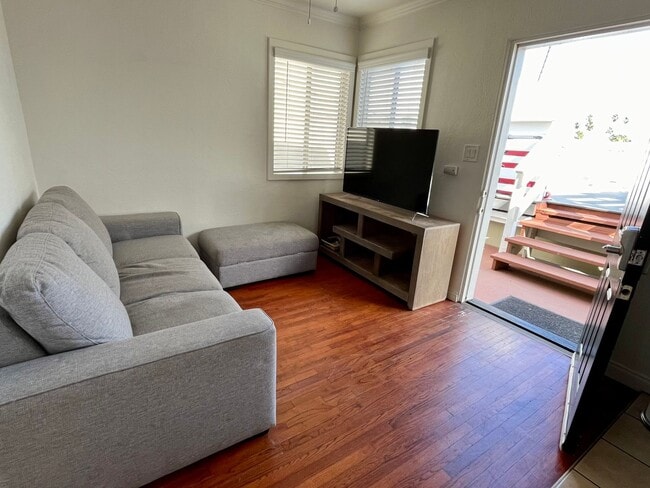 Building Photo - Mission Bay- 1 Bed/1 Bath