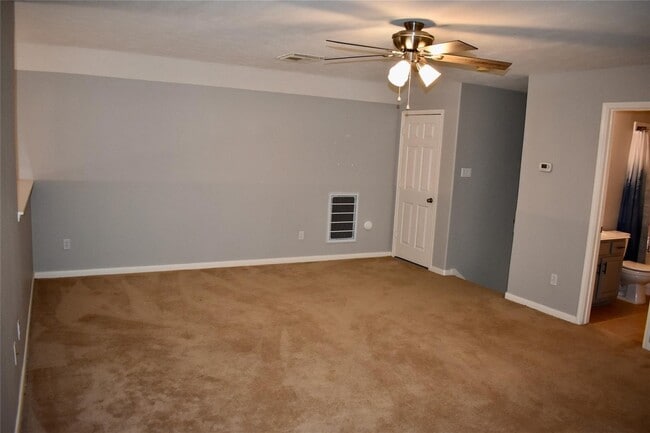 Building Photo - 21559 Kings Bend Dr