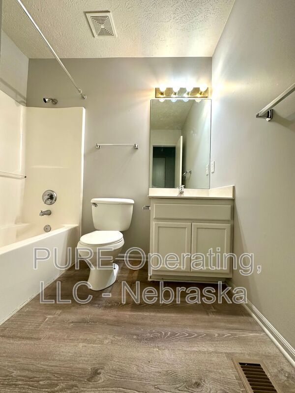 Building Photo - 5224 Bauman Ave