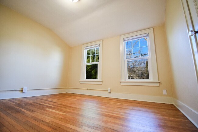 Building Photo - CLA2613-2615