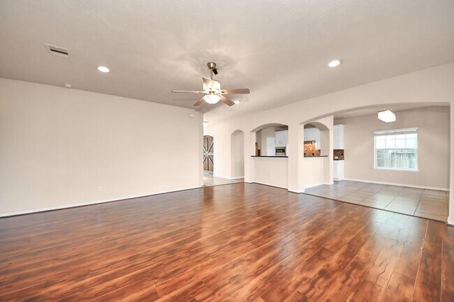 Building Photo - 14311 Lakepointe Bend Ln