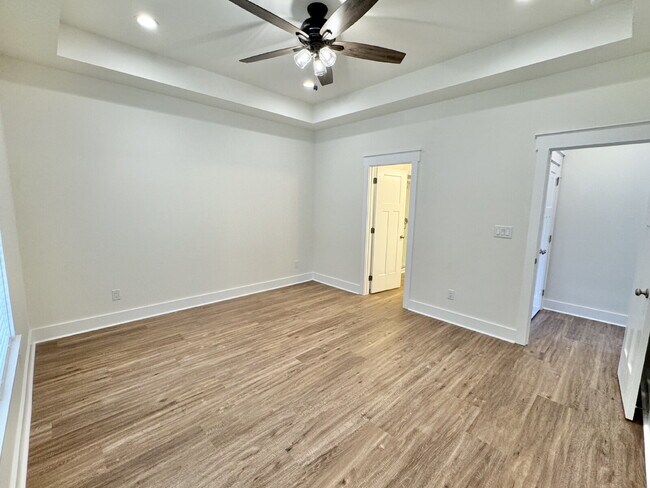 Building Photo - Low Maintenance Lifestyle! GORGEOUS 2 BR | 2 BA Brick Duplex in Rosewood (Goldsboro) *Lawn Care/T...