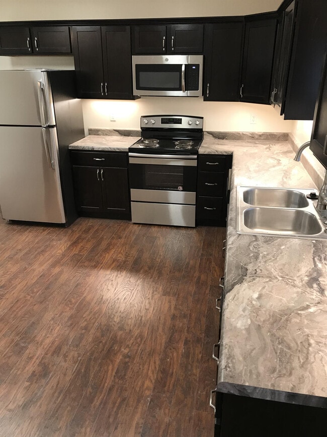 Building Photo - 36 Limit St