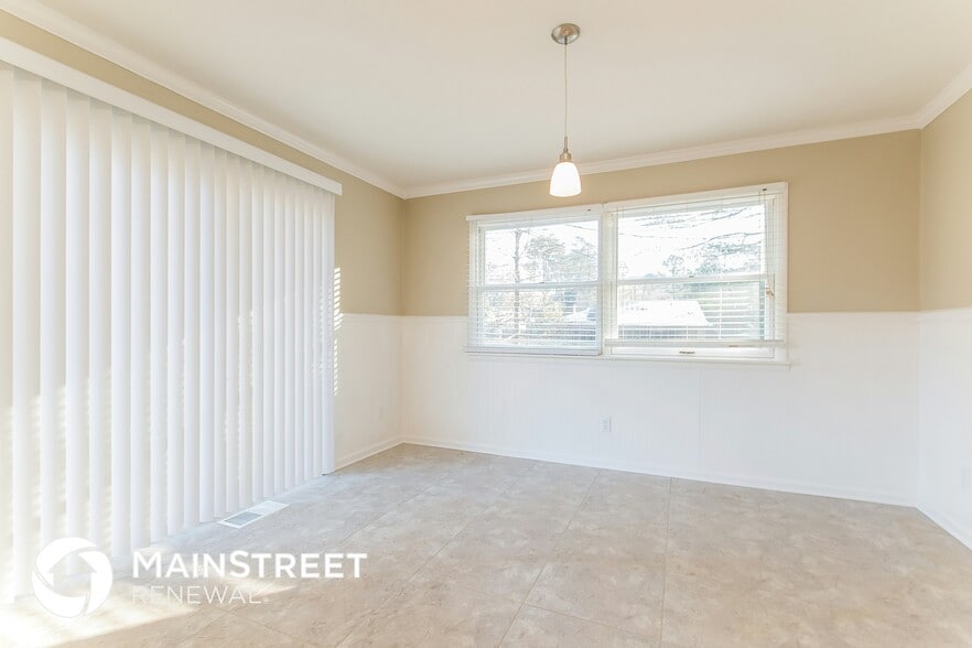 Building Photo - 5082 Womack Ave