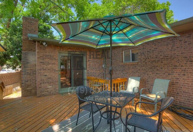 Building Photo - 2541 Taylor Ln