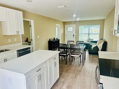 Building Photo - Beautifully Remodeled North Hyde Park Home | Prime Tampa Location