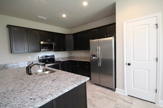 Building Photo - 8491 Beech Tree Rd