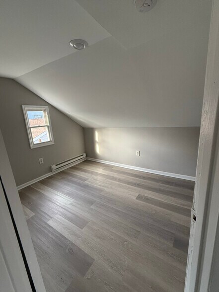 Building Photo - 171 Godwin Ave