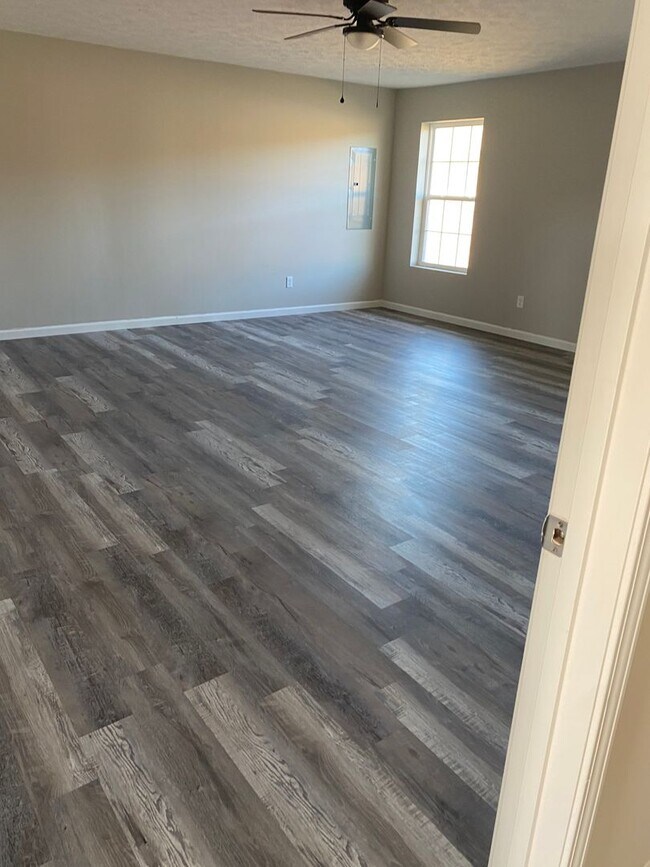 Building Photo - 3 bedroom 2 bath single family home in Kodak, TN