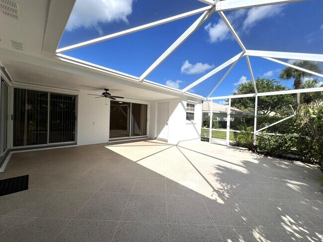 Building Photo - 6002 Red Oak Ct
