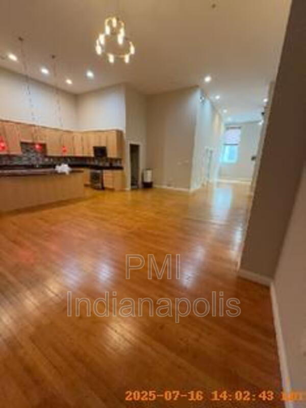 Building Photo - 141 S Meridian St