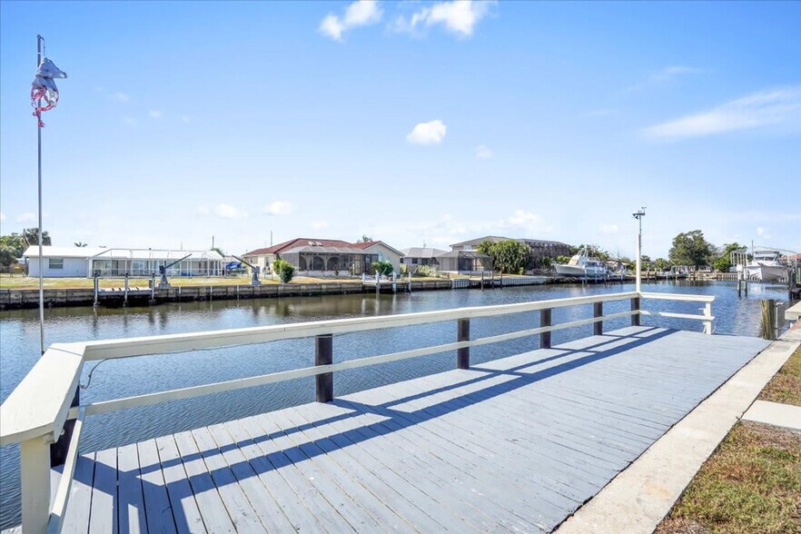 Building Photo - 115 Leland St SE