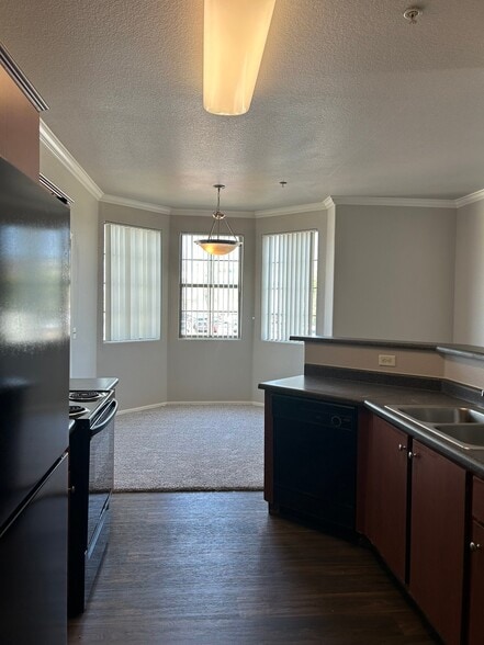 Building Photo - 1941 S Pierpont