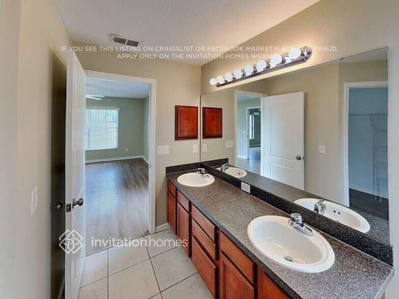 Building Photo - 2010 Big Buck Dr