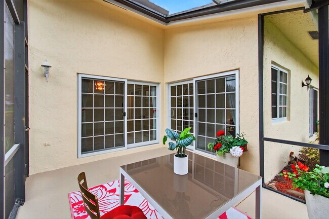 Building Photo - 6105 Via Laguna Ln