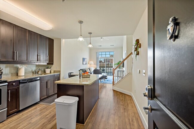 Building Photo - 1800 Diagonal Rd