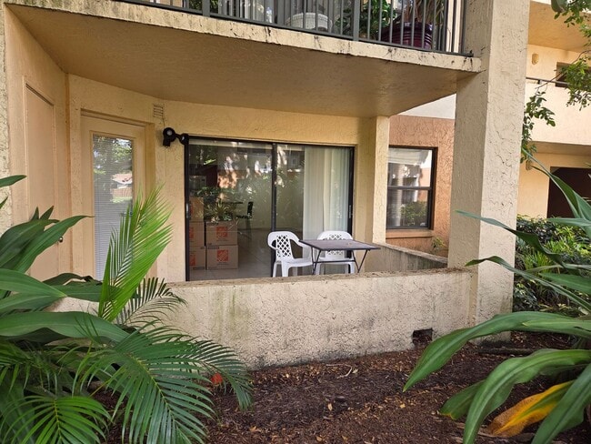 Building Photo - Upgraded 2BR/2BA – Gated Community, Great Amenities!