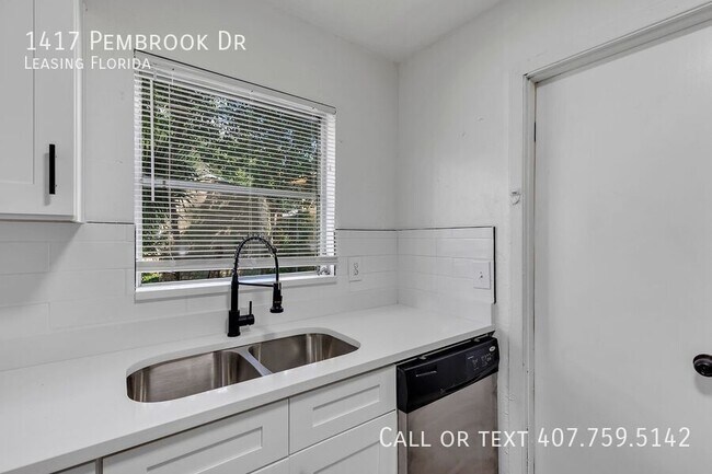 Building Photo - 1417 Pembrook Dr
