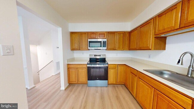 Building Photo - 4477 Holly Ave