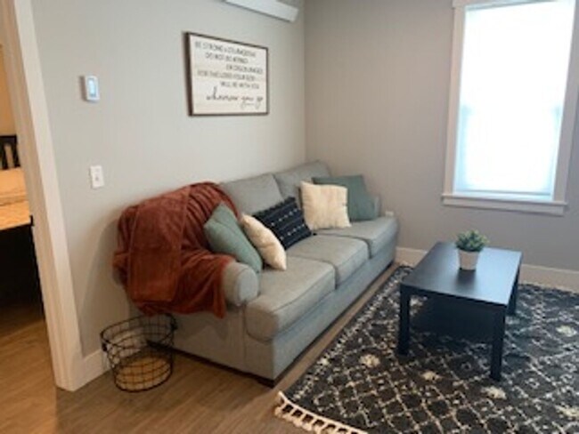 Building Photo - Elysian Road Triplex