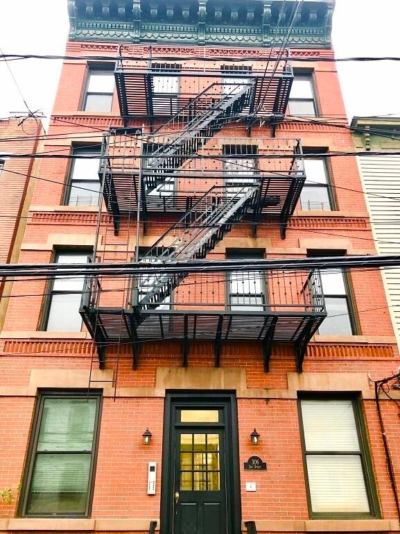 Building Photo - 306 2nd St