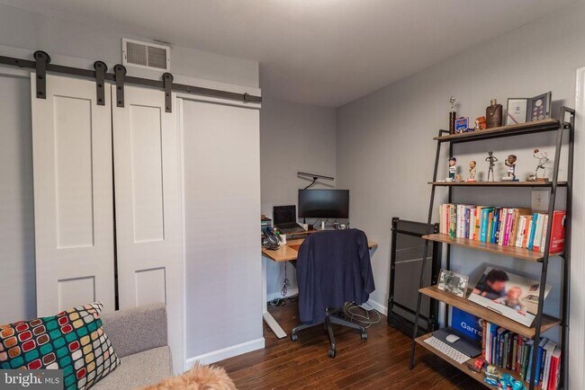 Building Photo - 1230 Rodman St