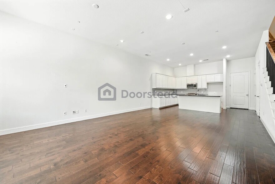 Building Photo - 2518 Plumas Dr