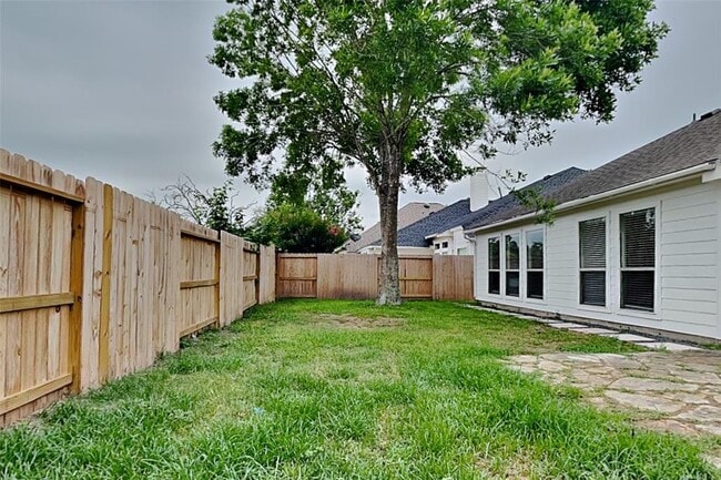 Building Photo - 3607 Kennedy Dr