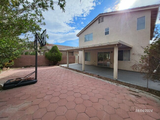 Building Photo - 4330 Mangrove Bay St