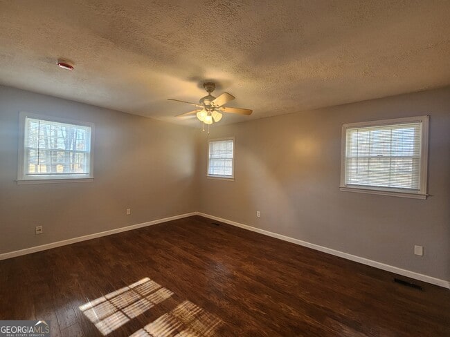 Building Photo - 120 Sol Bridges Rd