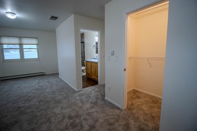 Building Photo - 609 Cobblestone Ct
