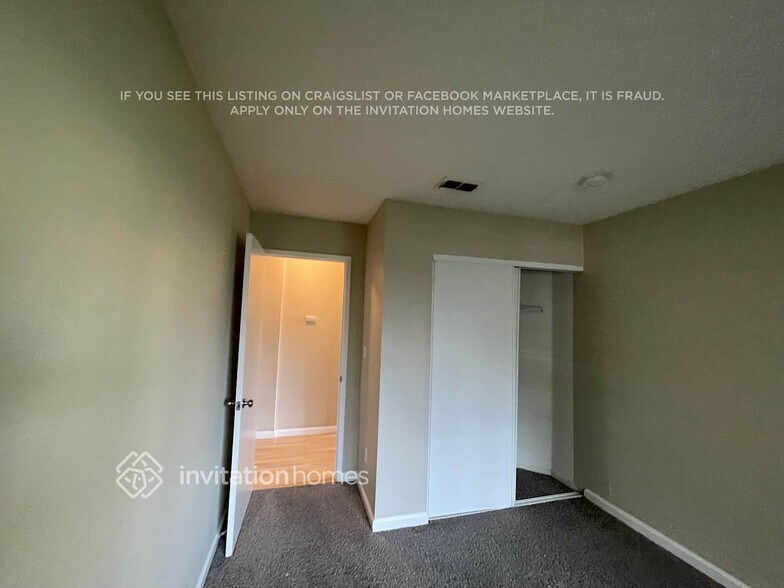 Building Photo - 5000 Mesa Ridge Dr