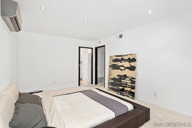 Building Photo - 6423 Caminito Aronimink