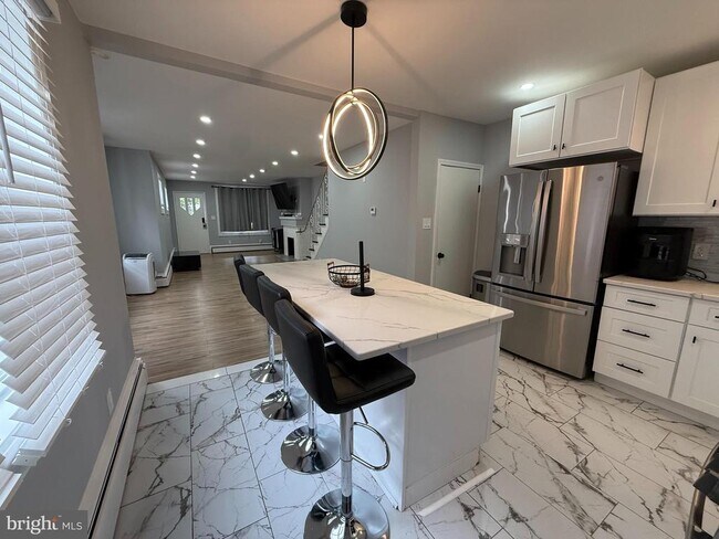 Building Photo - 129 Clearfield Ave