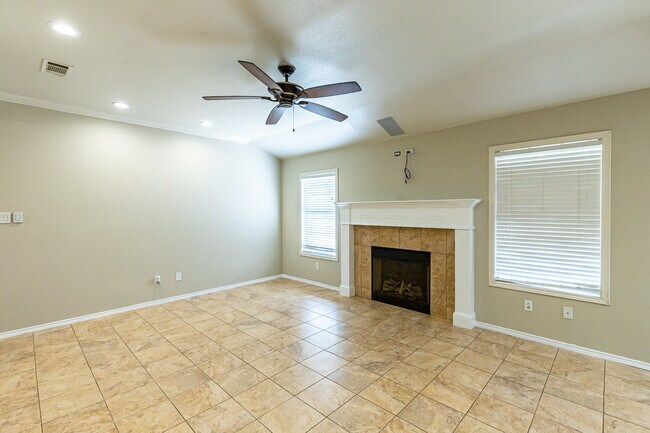 Building Photo - Cute 3 bedroom 2 bath in Frenship School District