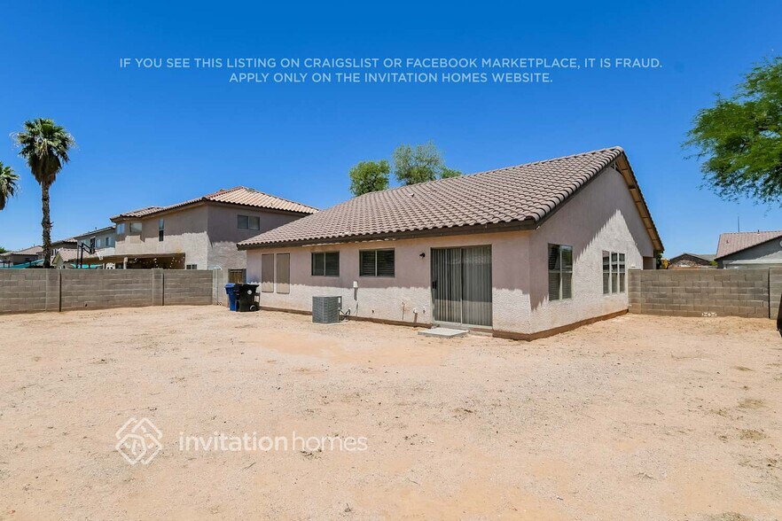 Building Photo - 10863 E Forge Cir