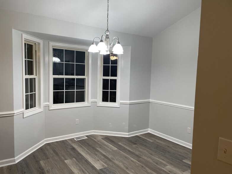 Dining Room Area off Kitchen - 104 Ironwood Ln